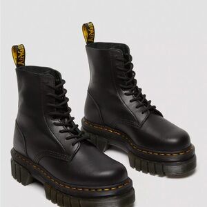 Dr Martens Audrick Nappa Leather Platform Ankle Boots Size 9 NEW